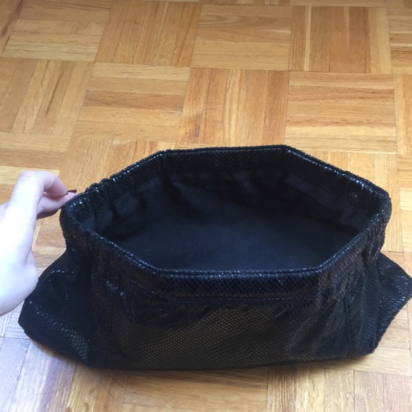 Faux Snake skin clutch - Picture 3 of 5